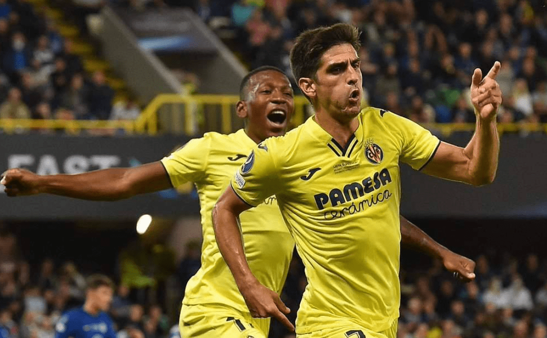 包含加时末段比利亚雷亚尔防线松动：欧超杯节点到来，引发热议，临场指挥获称赞的词条