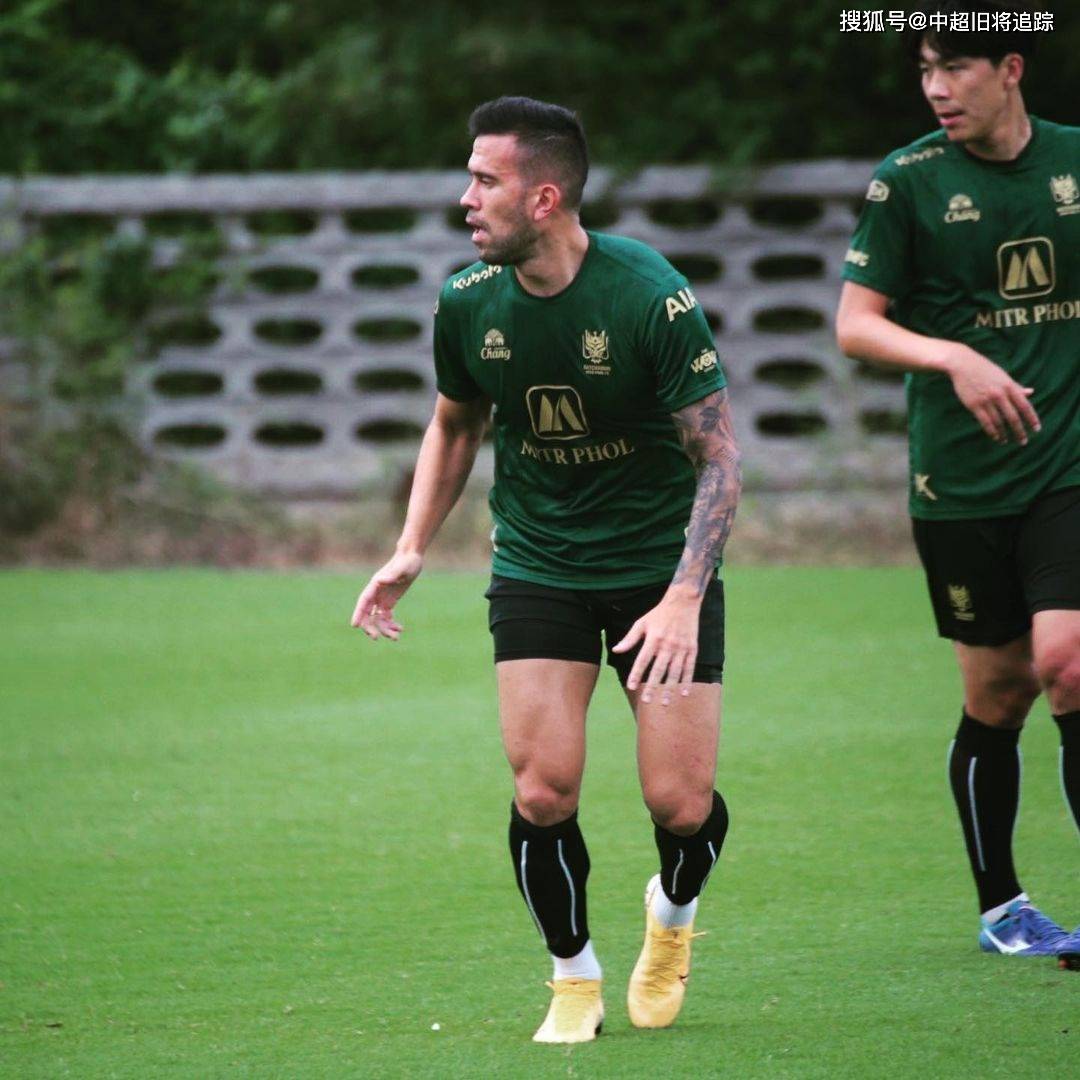 包含风云突变尤文图斯关键时刻更衣室发声；中超版图或变；话题不断；球队文化再被提及的词条