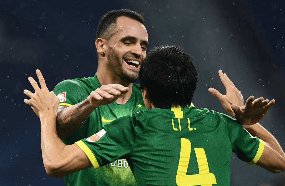 包含风云突变尤文图斯关键时刻更衣室发声；中超版图或变；话题不断；球队文化再被提及的词条