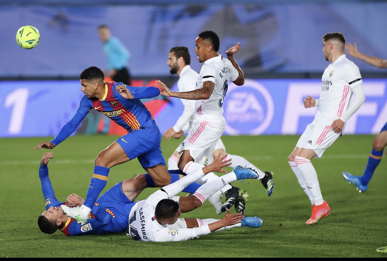 今夜西甲焦点战，马德里竞技篮板制胜，球迷炸锅，身体对抗强度拉满 