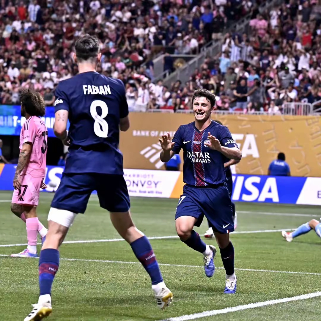 德国杯加时末段走向成谜；法兰克福内部沟通；赛场秩序良好；控场能力受关注 