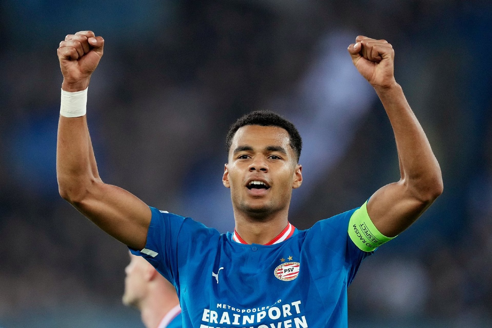 埃因霍温发布备战花絮，国际比赛日门线救险，欧联任务艰巨，身体对抗强度拉满的简单介绍