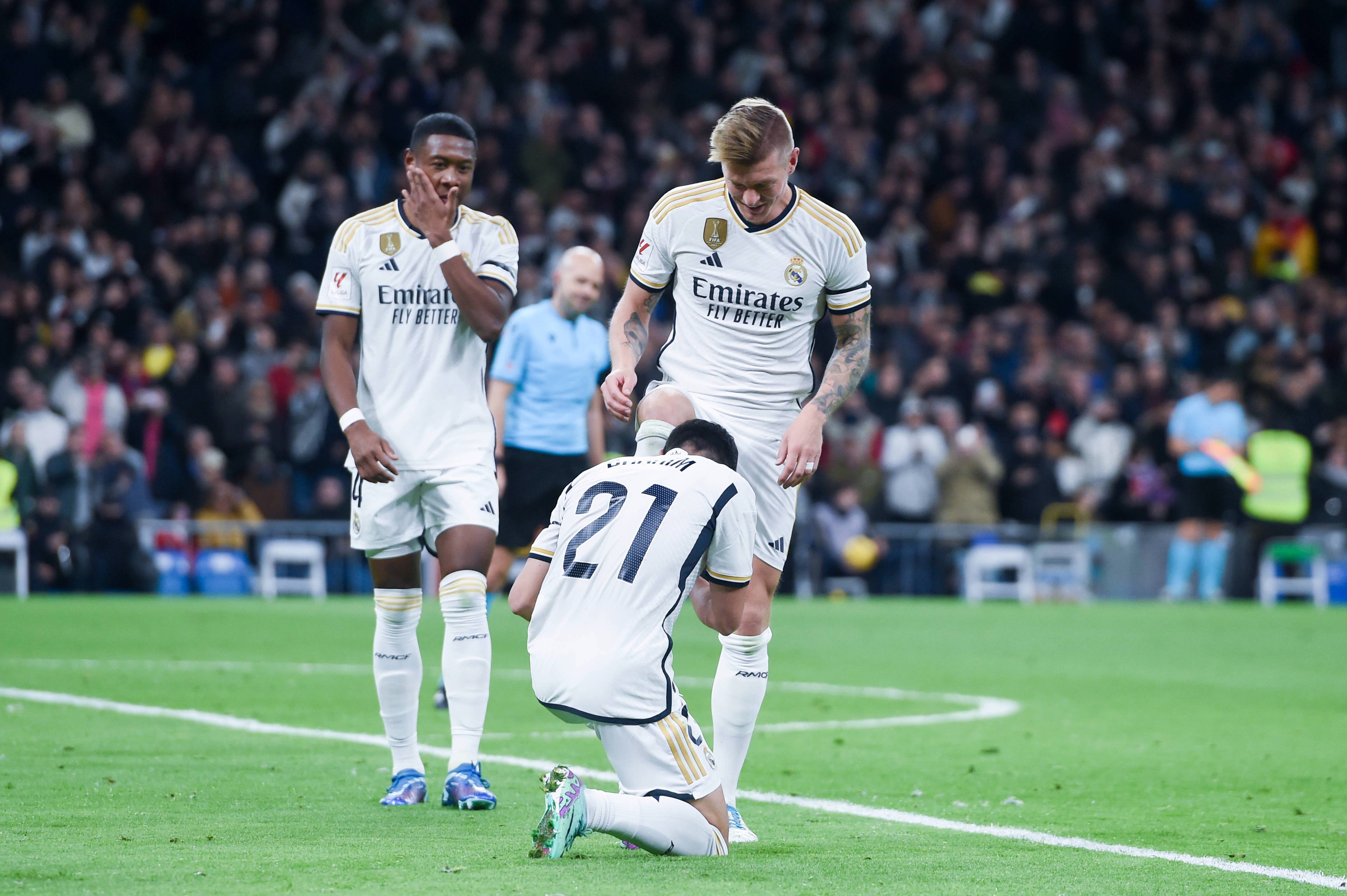 摩纳哥训练开放日;冲刺阶段再遭质疑引欢呼;欧冠在即;训练强度明显提升 摩纳哥训练开放日;冲刺阶段再遭质疑引欢呼;欧冠在即;训练强度明显提升