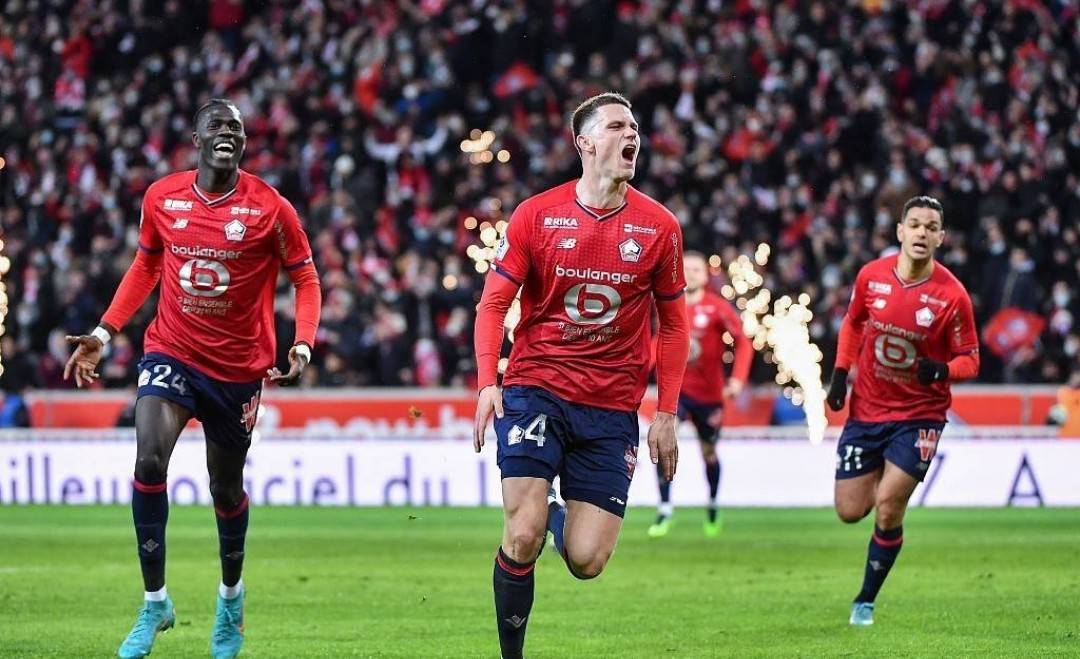 摩纳哥训练开放日;冲刺阶段再遭质疑引欢呼;欧冠在即;训练强度明显提升 摩纳哥训练开放日;冲刺阶段再遭质疑引欢呼;欧冠在即;训练强度明显提升