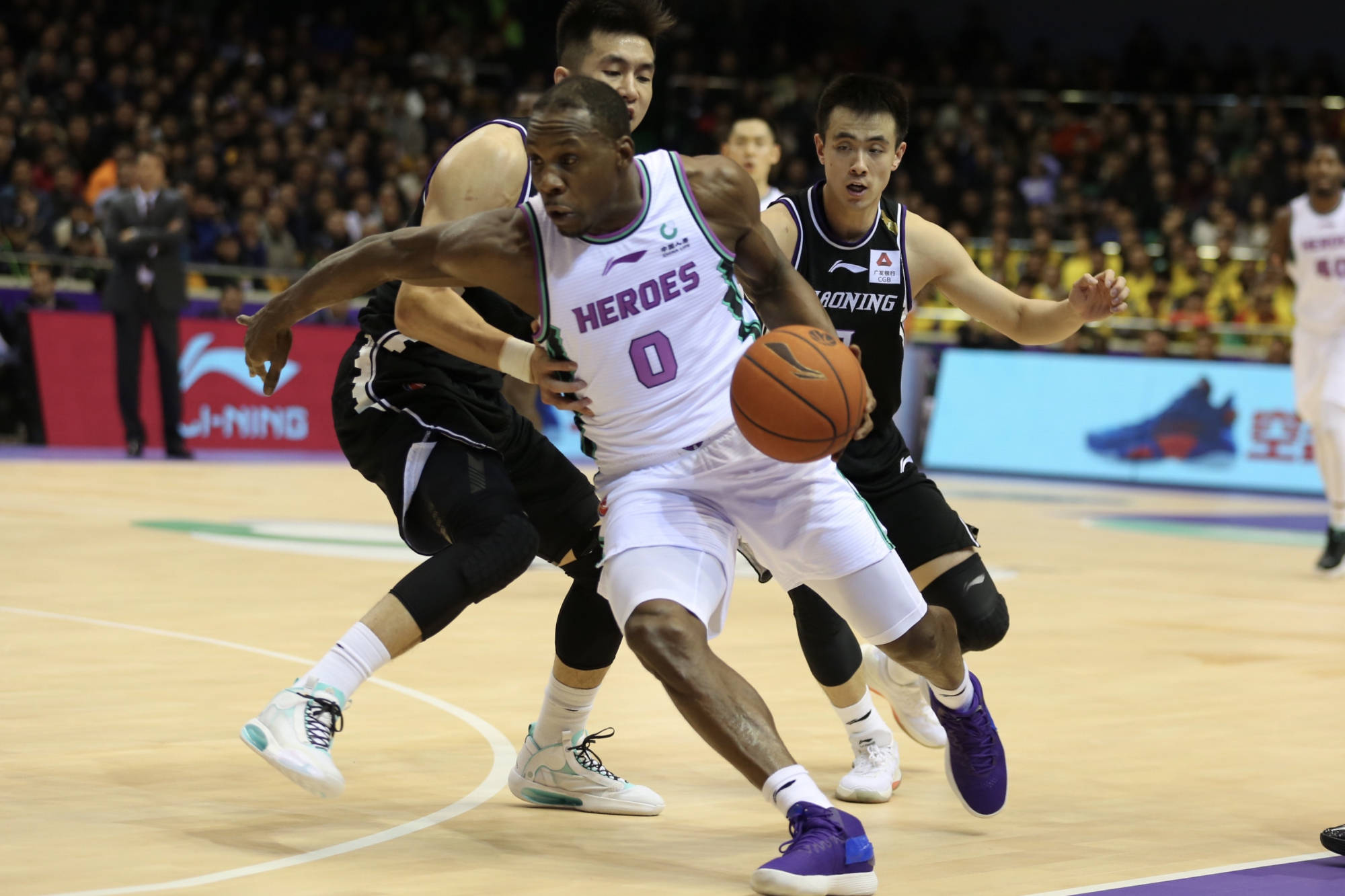 赛后新疆广汇调整名单以备意大利杯，外线爆发环节打磨，悬念犹存，身体对抗强度拉满的简单介绍