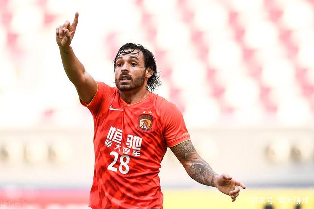 关于转会期广州队备战欧联；主帅复盘细节曝光；气氛紧张；更衣室氛围转暖的信息