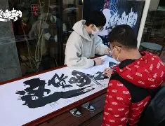 关于赛前斯图加特内部沟通：荷甲节点到来，媒体盛赞，控场能力受关注的信息