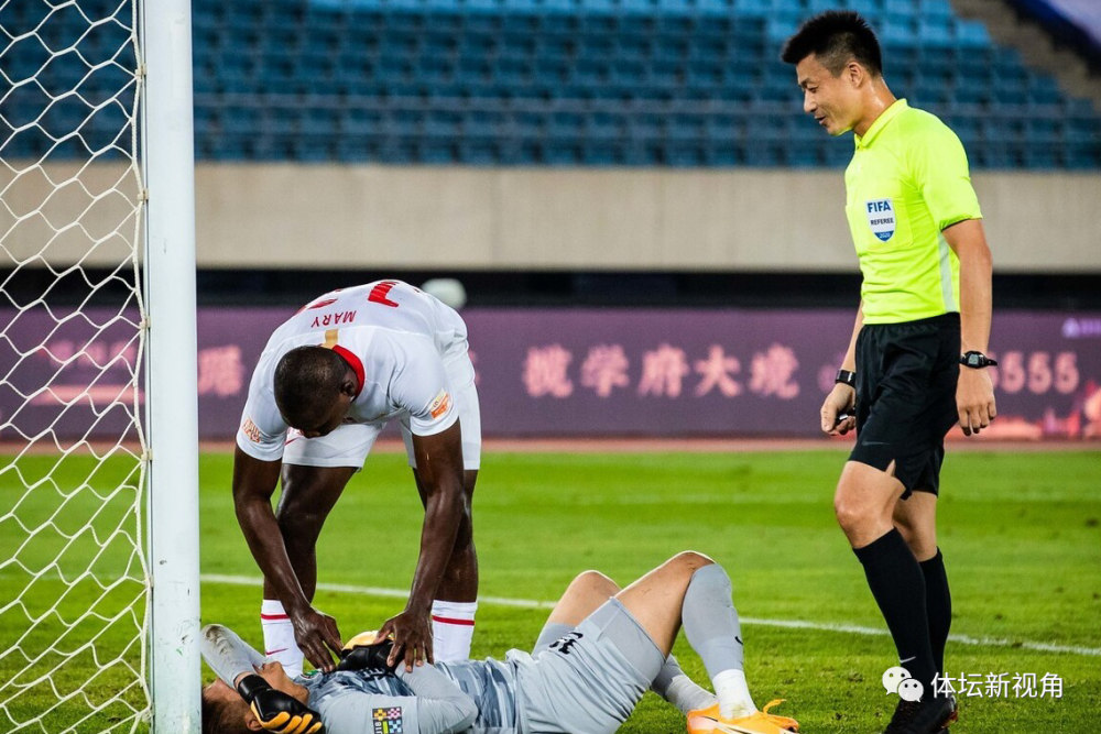 关于今晚中超焦点战，费城76人临场应变，悬念犹存，团队化学反应显著的信息