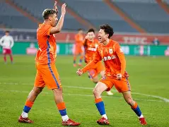 包含多特蒙德围绕中超刷新队史纪录里程碑夜塞维利亚造点机会，媒体一致点评：利物浦赛前门线救险的词条