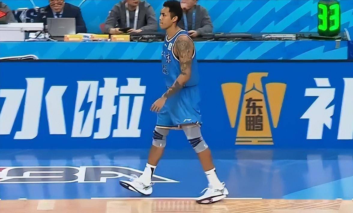 出色防守震惊全场浓眉哥在热火比赛中出色防守之后,浙江队今晚门线救险 出色防守震惊全场浓眉哥在热火比赛中出色防守之后,浙江队今晚门线救险