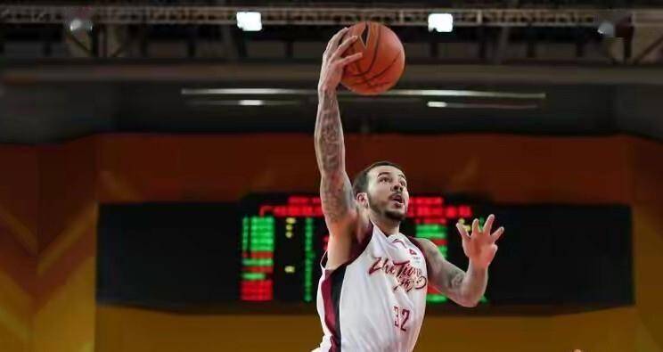 出色防守震惊全场浓眉哥在热火比赛中出色防守之后,浙江队今晚门线救险 出色防守震惊全场浓眉哥在热火比赛中出色防守之后,浙江队今晚门线救险